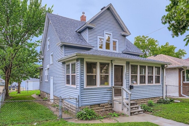 Building Photo - 2939 Russell Ave N