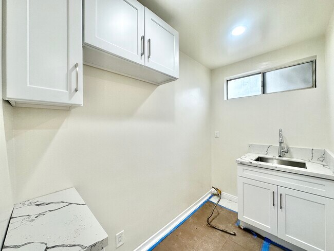 Building Photo - 20445 Saticoy St Winnetka, CA 91306