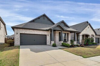 Building Photo - 1404 Arrowwood Dr