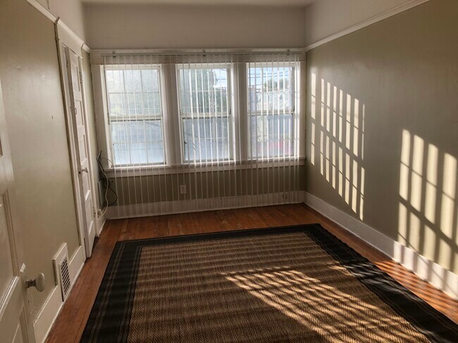 Building Photo - 3033 Van Buren Pl
