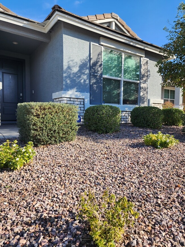 Building Photo - 4324 W Desert Ln