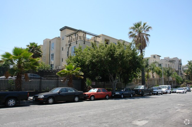 Foto del edificio - Wilshire Courtyard