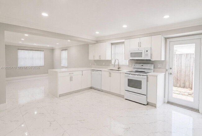 Foto del edificio - 5735 Hayes St