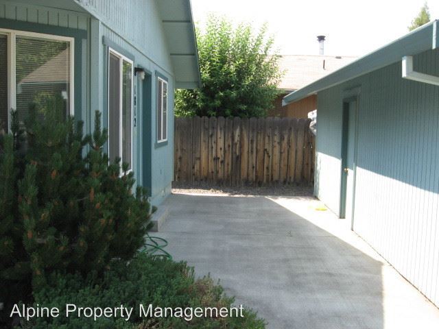 Building Photo - 1812 NE Wichita Way