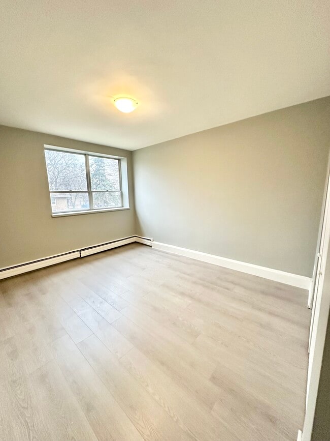 Building Photo - Victoria Apartments