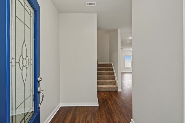 Building Photo - 117 Sun City Ln