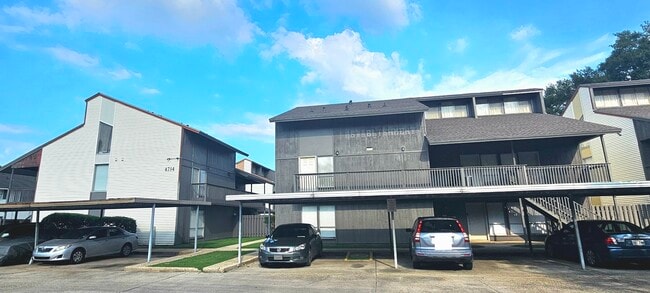 Building Photo - The Establishment Apartments