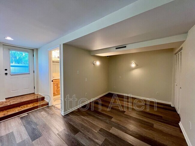 Foto del edificio - 35 Herron Ave