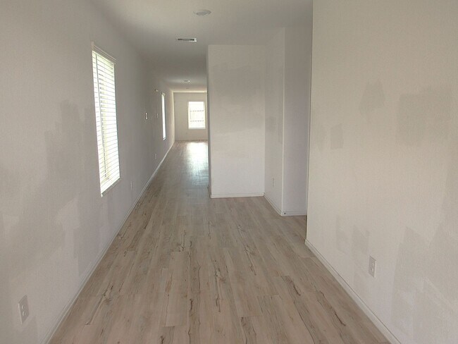 Foto del edificio - Baytown/Highlands Ready to be Occupied