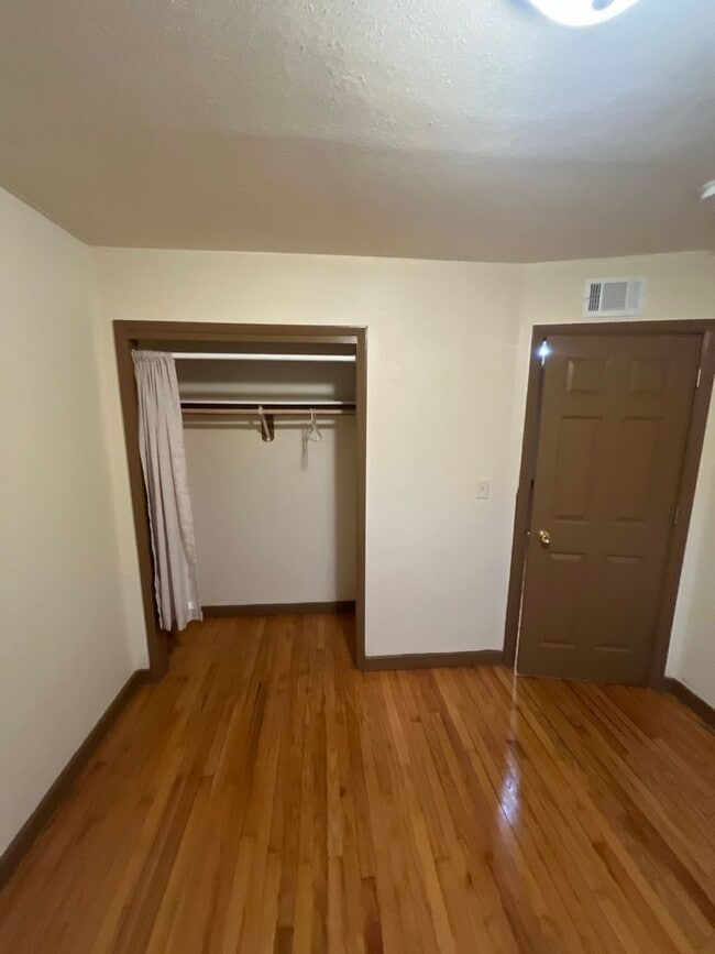 Foto del edificio - 7825 W Hampton Ave