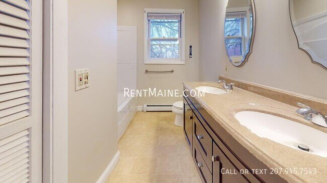 Foto del edificio - 198 Main Rd N