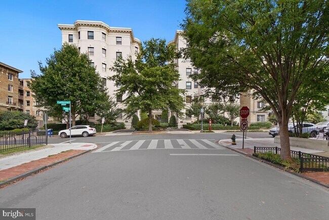 Foto del edificio - 2205 California St NW