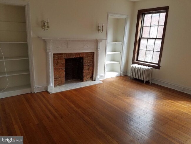 Building Photo - 350 S 15th St