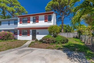 Building Photo - 2895 Via Del Lago