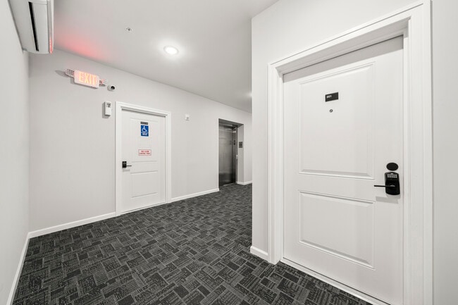 Building Photo - 51 E Main St