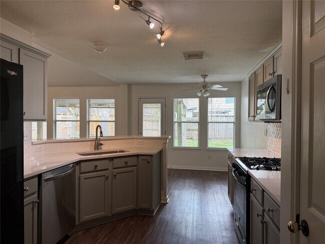 Building Photo - 3103 Bay Creek Dr