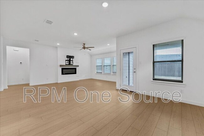 Foto del edificio - 3709 Palo Pinto Dr