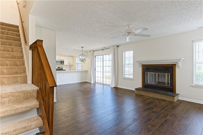 Building Photo - 111 Castilian Dr