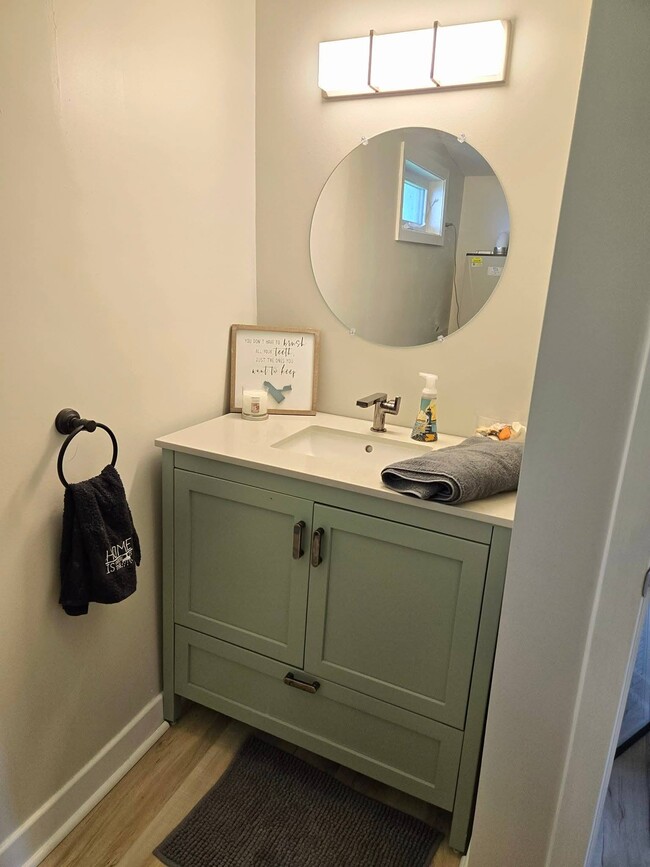 Washroom - 365 Jackson St