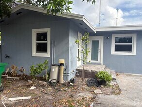 Building Photo - 6124 SW 38th St