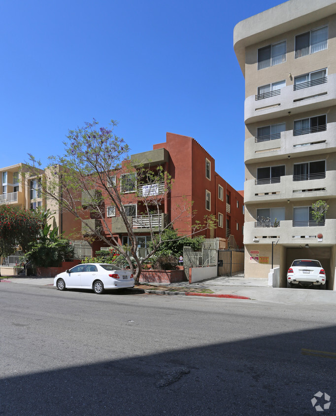Primary Photo - 709 S Kingsley Dr