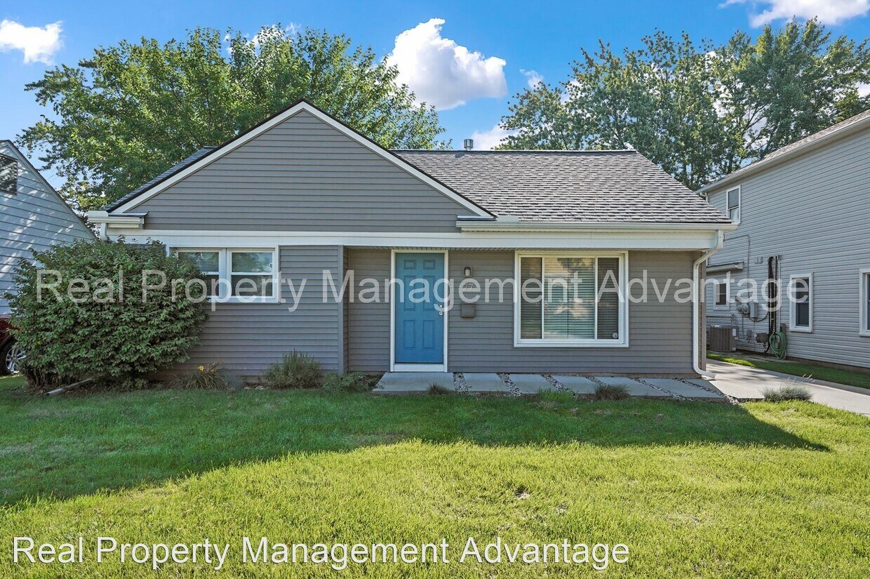 27 S Manitou Ave, Clawson, MI 48017 House Rental in Clawson, MI