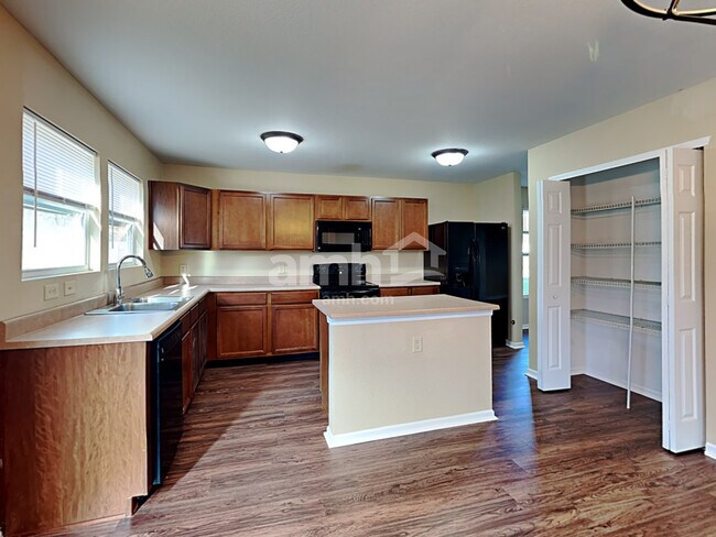 Foto del edificio - 524 Bridgewater Dr