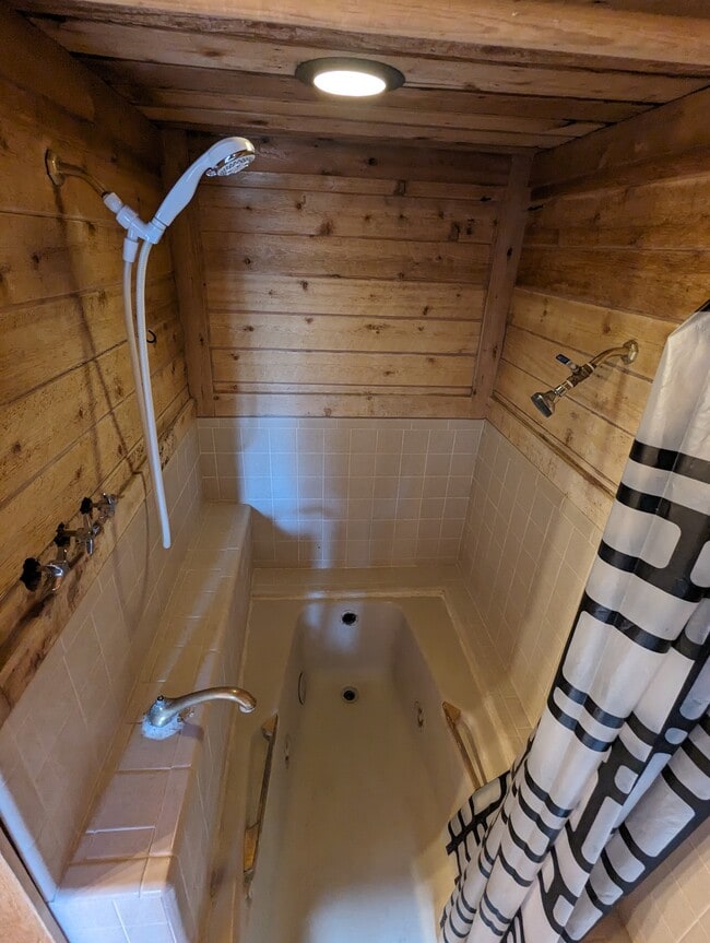 Building Photo - 2173 Sunrise Cir