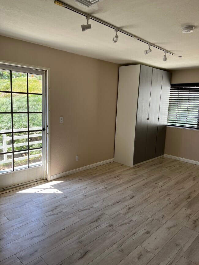 21611 Wahoo Trl, Chatsworth, CA 91311 Apartments in Chatsworth, CA