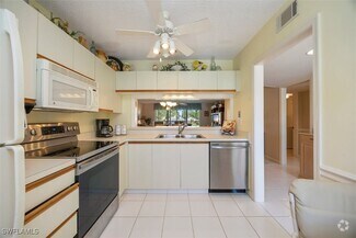 Building Photo - 5980 Amherst Dr