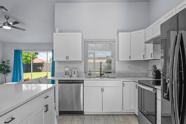 Building Photo - 3137 SE 8th Pl