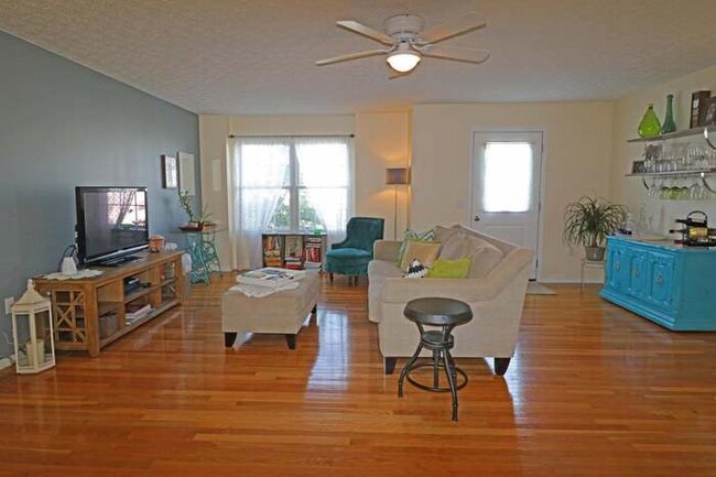 Foto del edificio - 5967 Canyon Creek Dr
