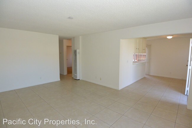 Building Photo - 1570 Orange Ave
