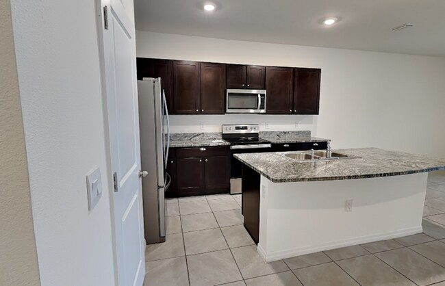 Building Photo - 5227 Dragonfly Dr