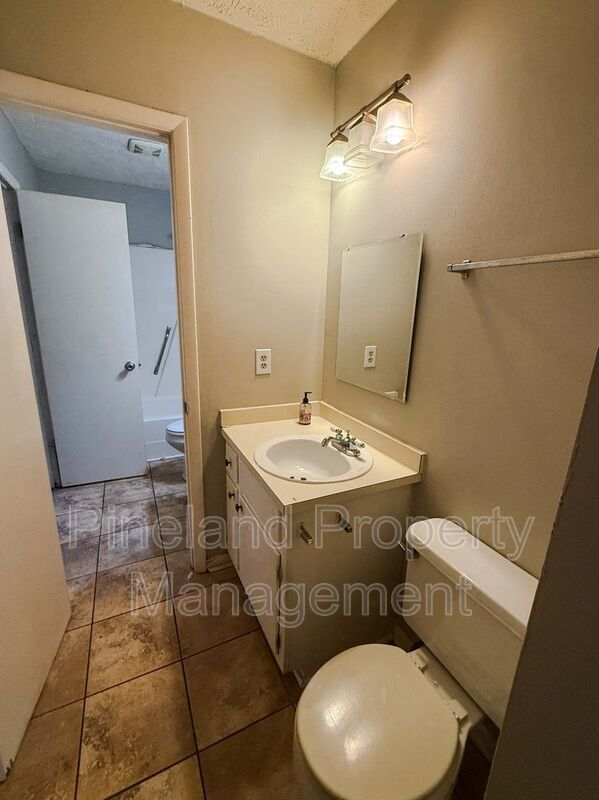 Foto del edificio - 6453 Rockford Dr