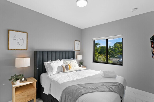 Building Photo - 1784 NW 31st St