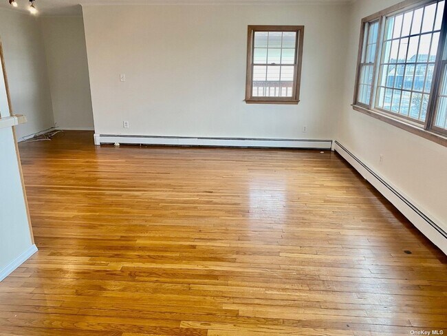 Foto del edificio - 575 E Fulton St