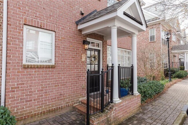 Foto del edificio - 1155 Glenridge Pl NE