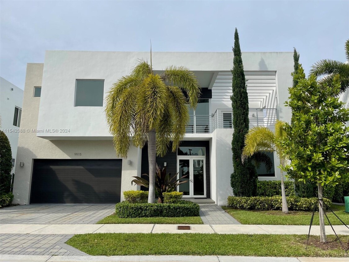 Primary Photo - 9915 NW 75th St