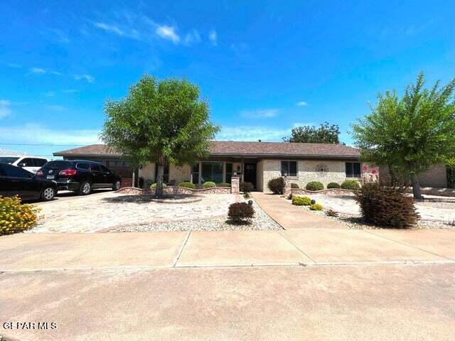 Primary Photo - 9005 Shaver Dr