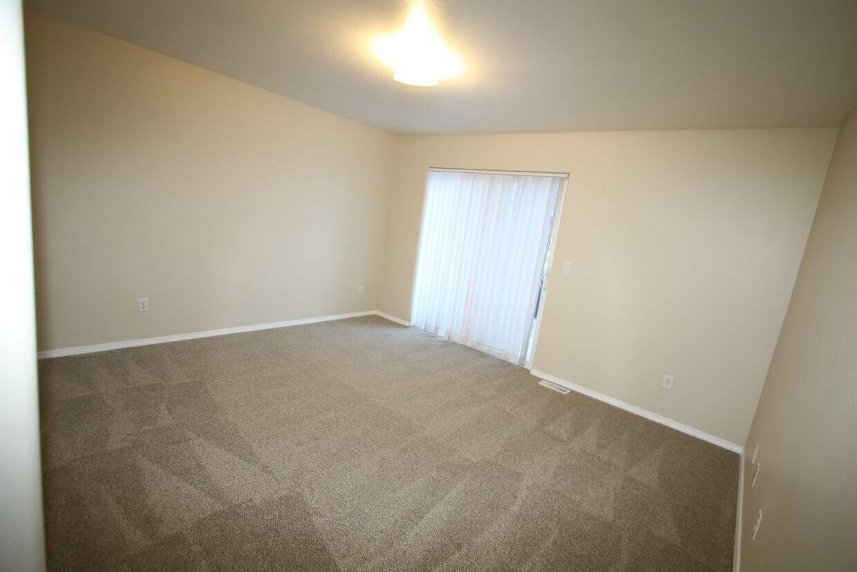 Foto principal - 3 Bedroom Home in North East Anchorage!