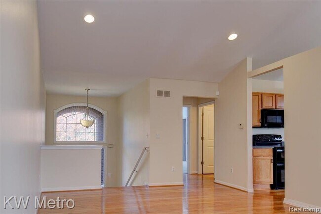 Building Photo - 45898 Grant Ct