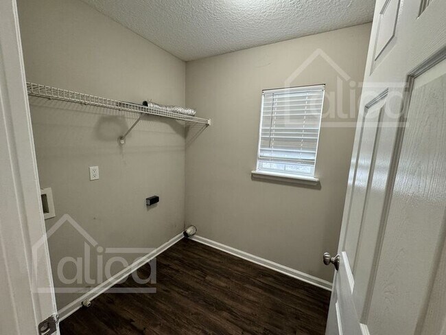 Foto del edificio - 11550 Pleasant Creek Dr
