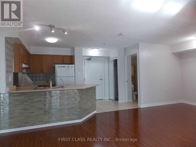Building Photo - 308-920 SHEPPARD Ave