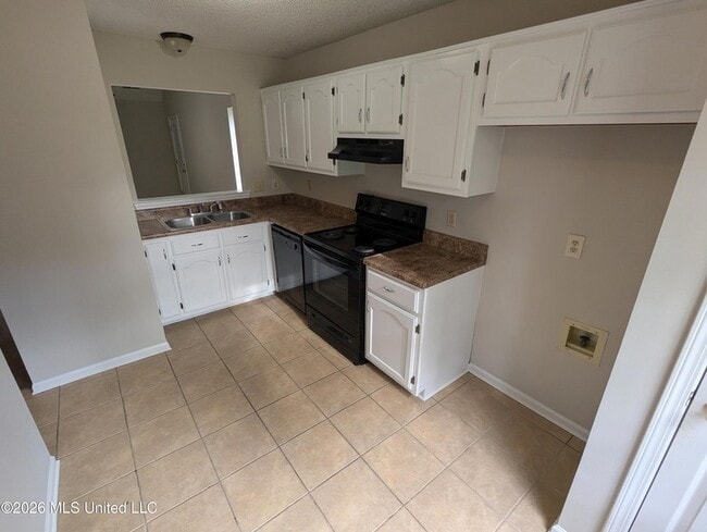 Building Photo - 6956 Maury Dr