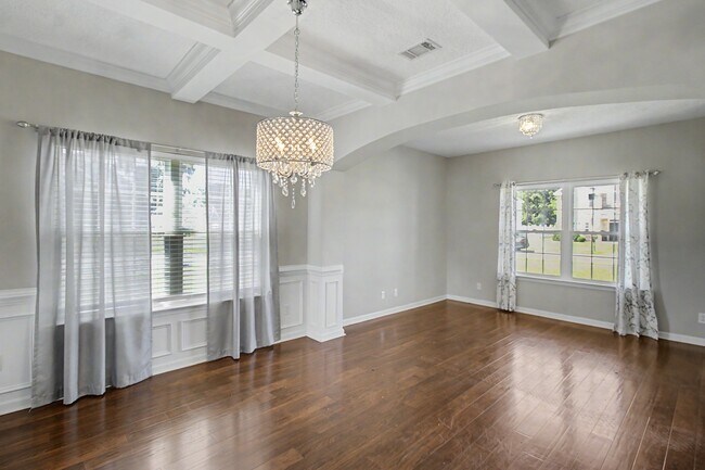 Foto del edificio - 976 Oak Crest Dr