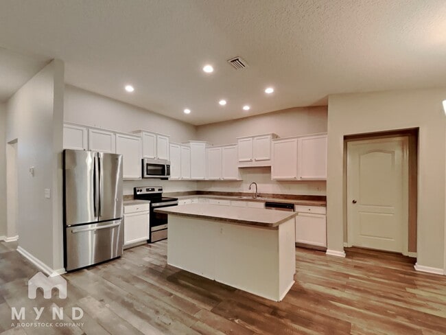 Building Photo - 6541 Sandlers Preserve Dr