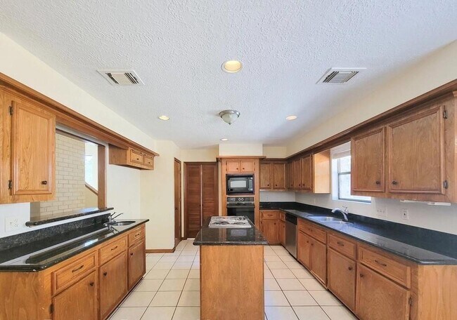 Foto del edificio - 2810 Thorne Creek Ln