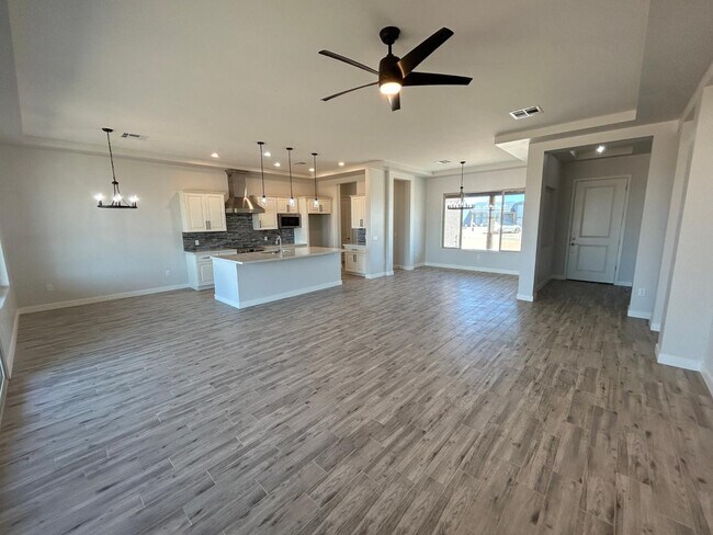 Foto del edificio - 23175 W Skinner Rd