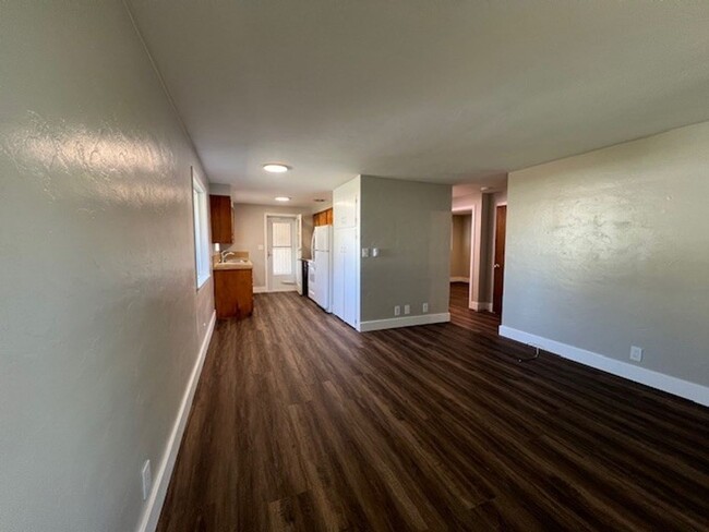 Building Photo - Chester Street 5-PLEX